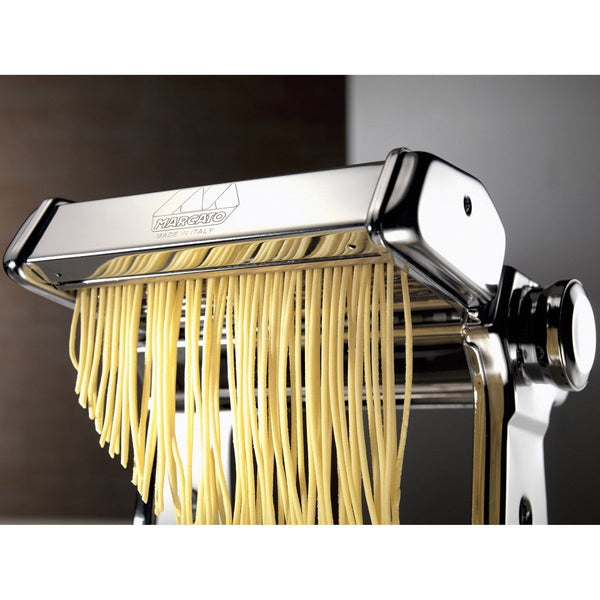 Using the Marcato Atlas pasta machine 150 